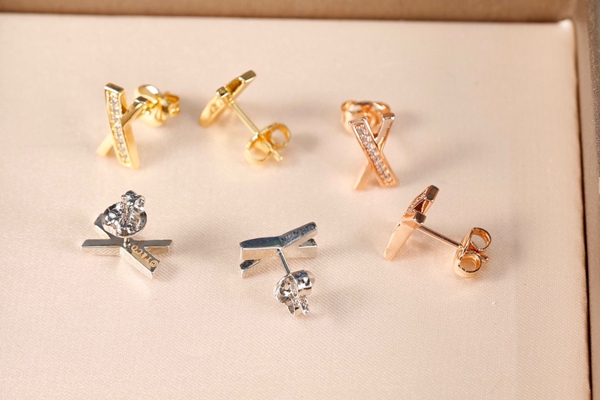 ティファニーアクセサリー背面デザイン